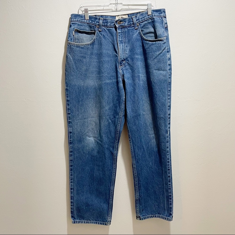 LL BEAN Women’s NATURAL FIT Jeans 104731 Medium Wash Straight Leg 36” X 30”